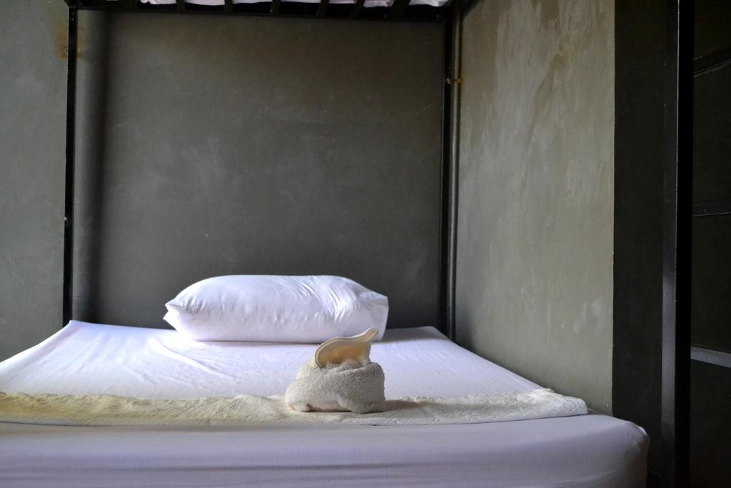 Bird'S Nest Hostel Kampot Exterior photo